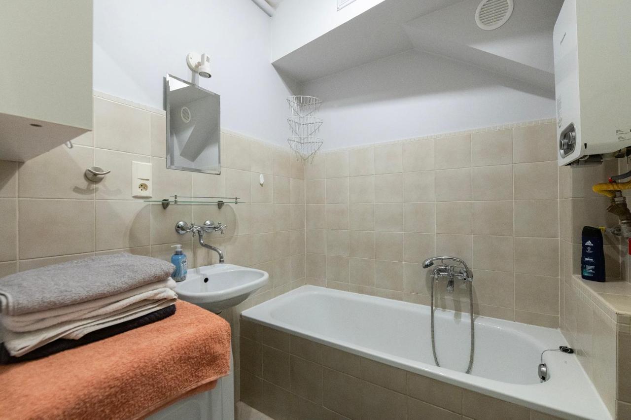 Studio In City Centre Free Parking Лодзь Экстерьер фото